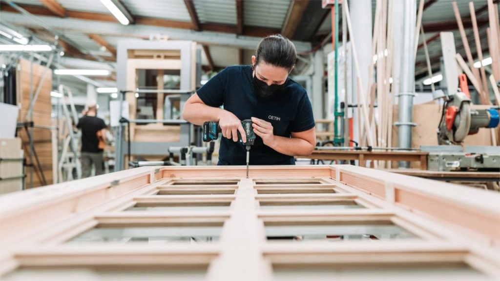 070815574894-web-tete